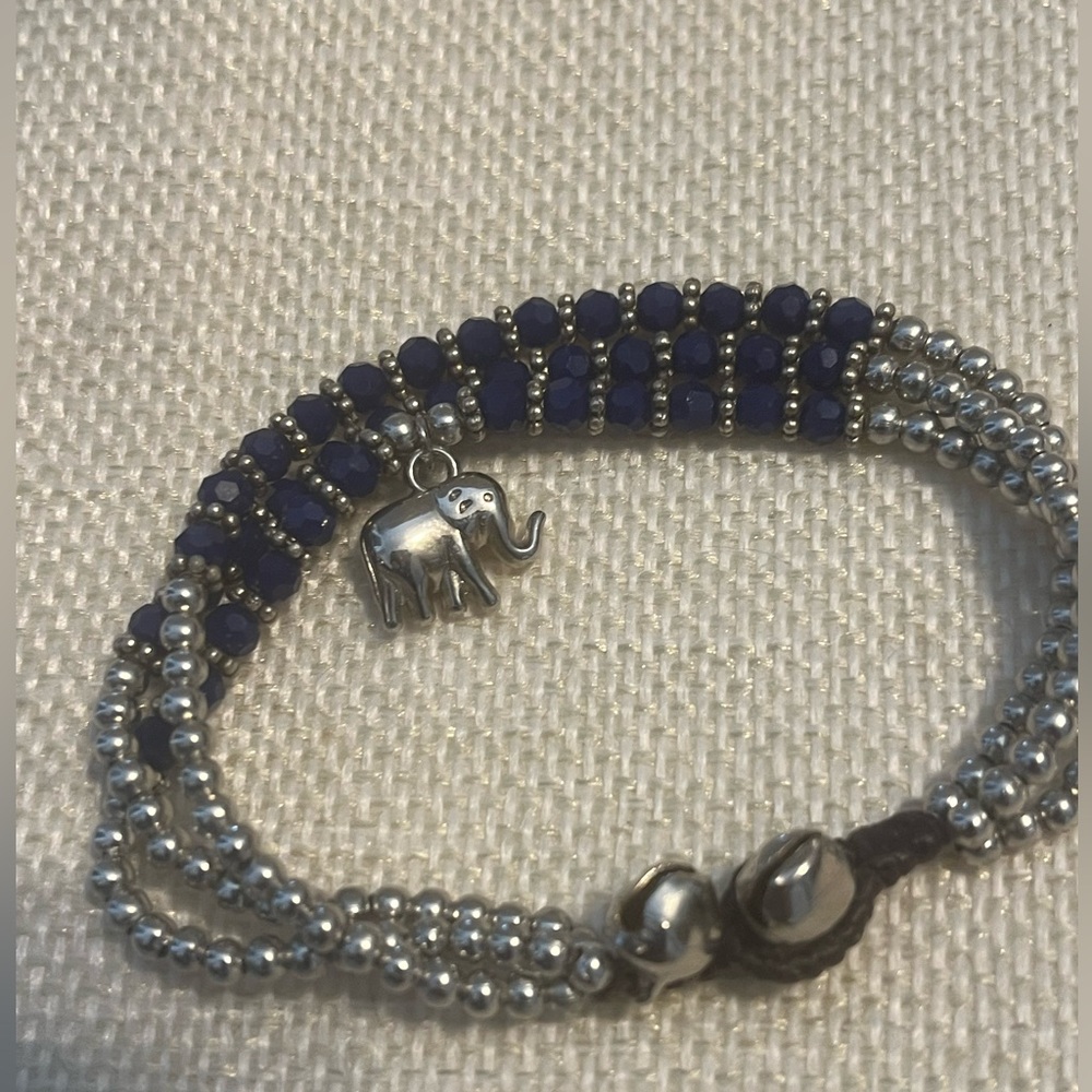 NWOT Women’s Silver Blue Stones Elephant Bracelet Made in Thailand